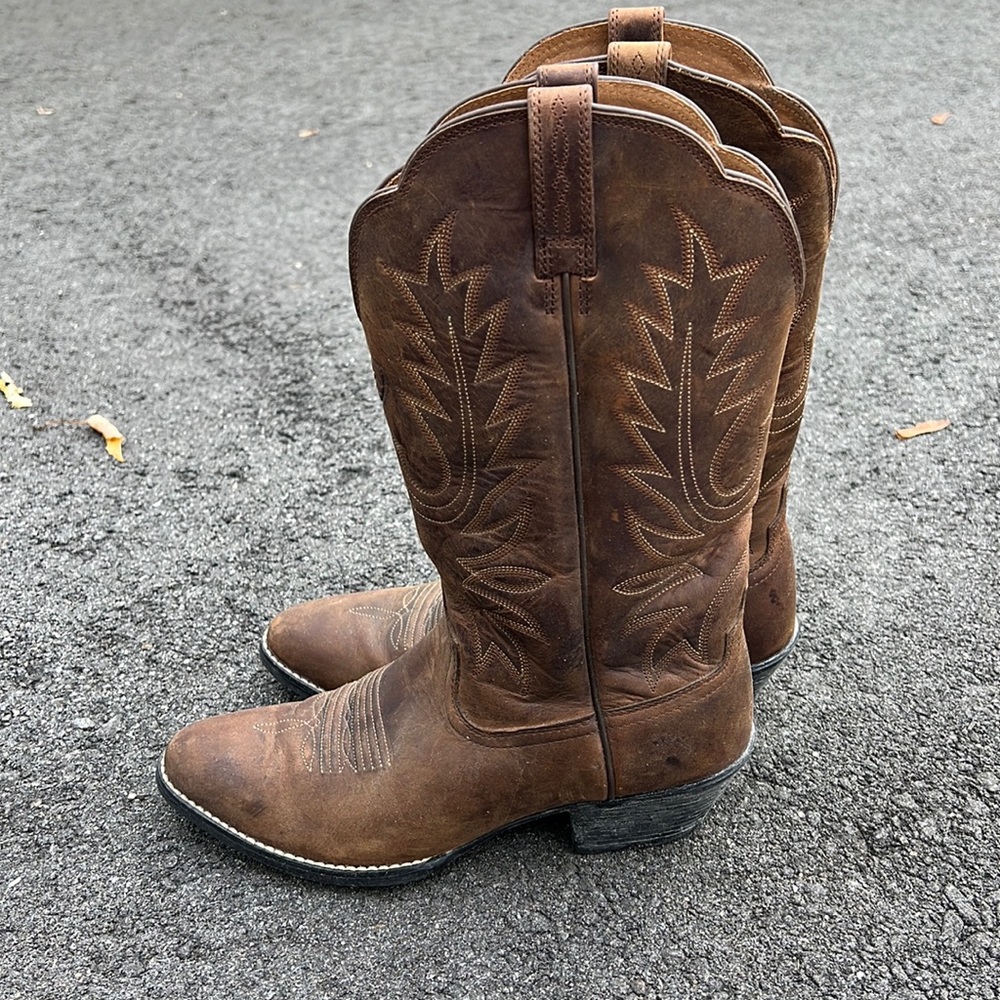 Ariat cowboy boots size 7